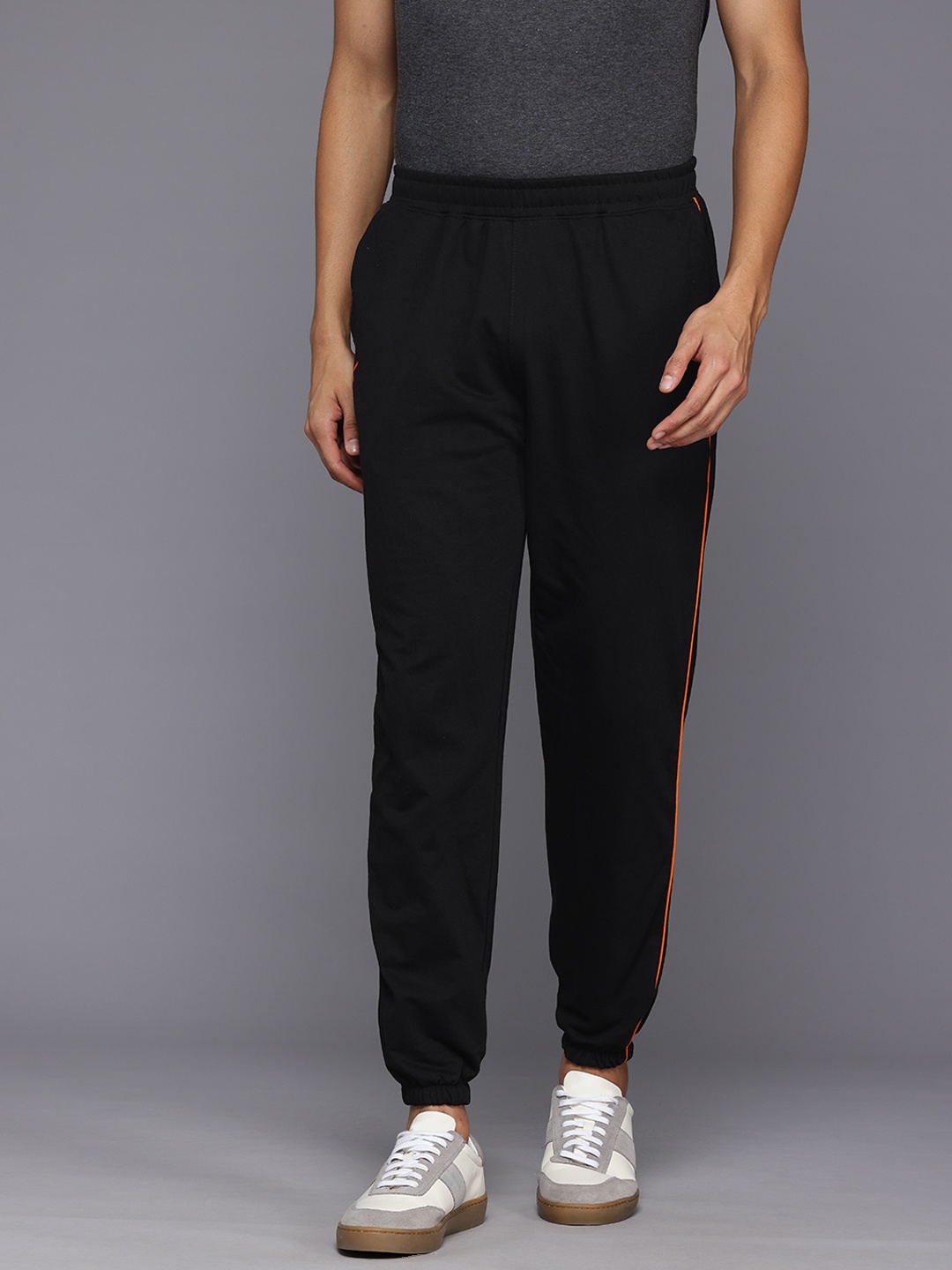 

HRX by Hrithik Roshan Men Lifestyle Joggers, Black