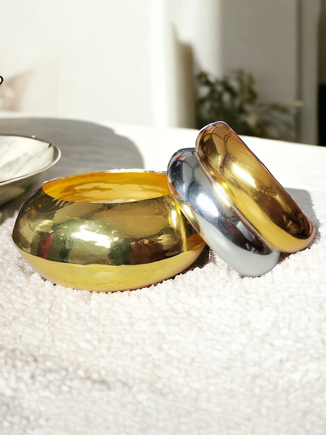 

leshya Gold-Plated Matte Bangle