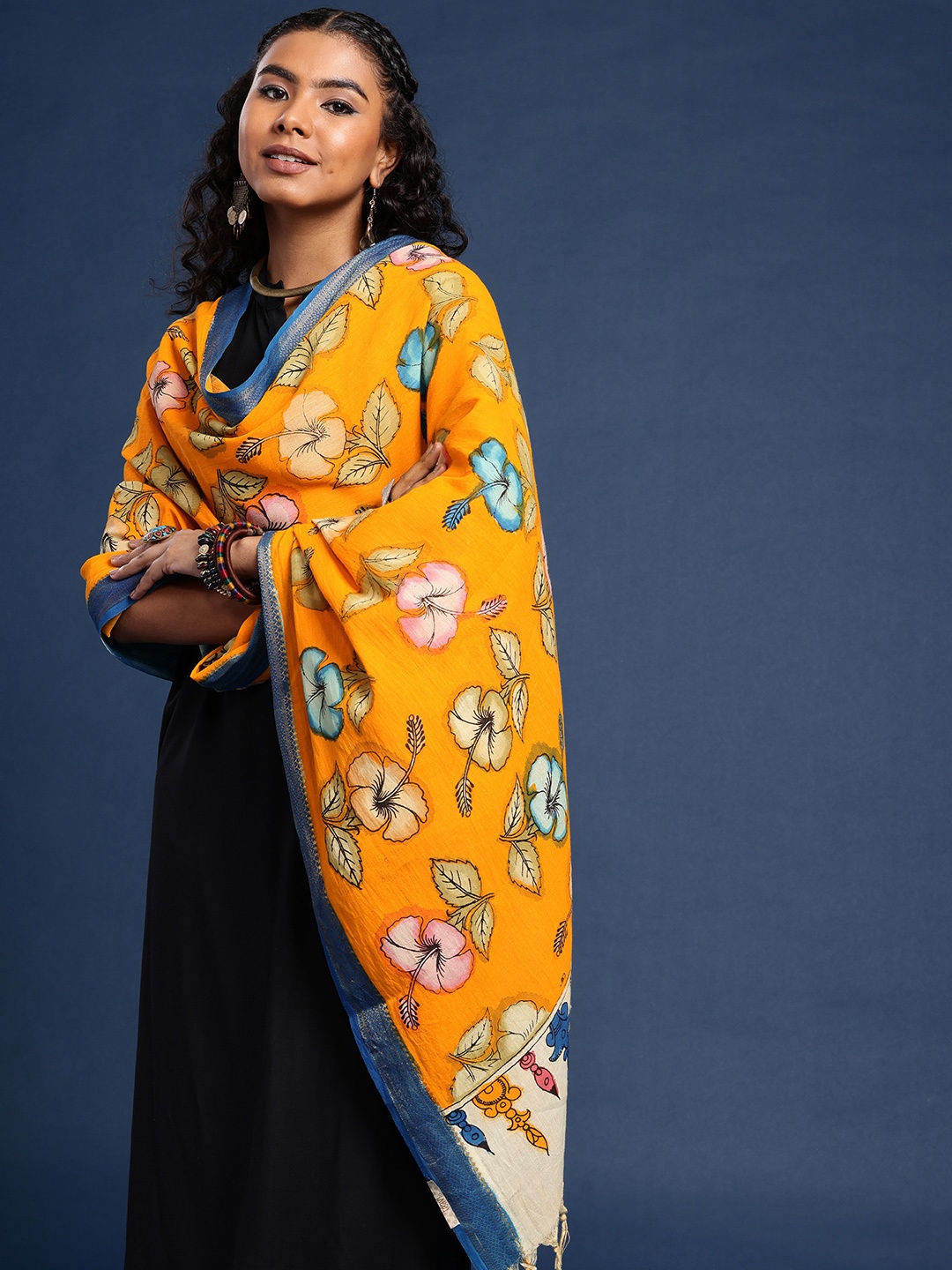 

Taavi Hand Painted Kalamkari Dupatta, Yellow