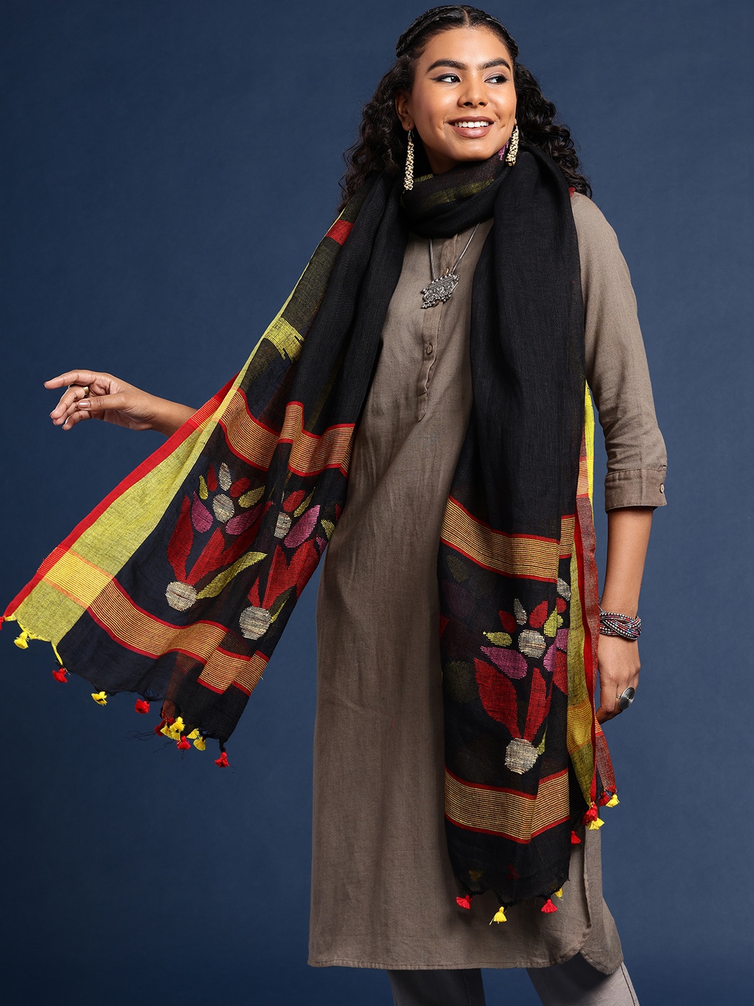 

Taavi Woven Design Jamdani Linen Dupatta with Zari, Black