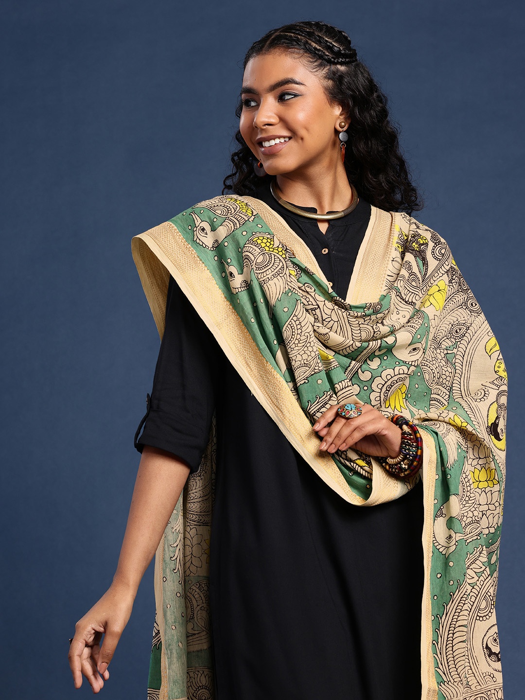 

Taavi Ethnic Motifs Hand Painted Kalamkari Dupatta, Green