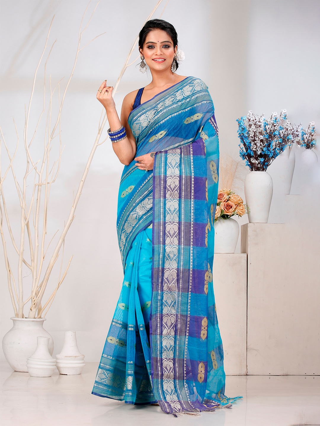 

PuJoy Ethnic Motifs Zari Pure Cotton Taant Saree, Blue