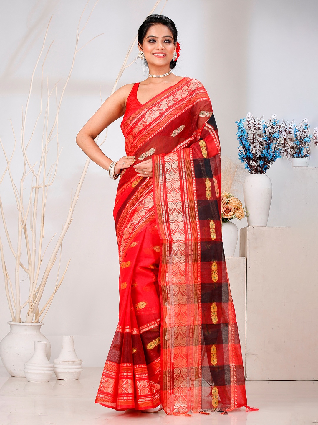 

PuJoy Woven Design Pure Cotton Taant Saree, Red