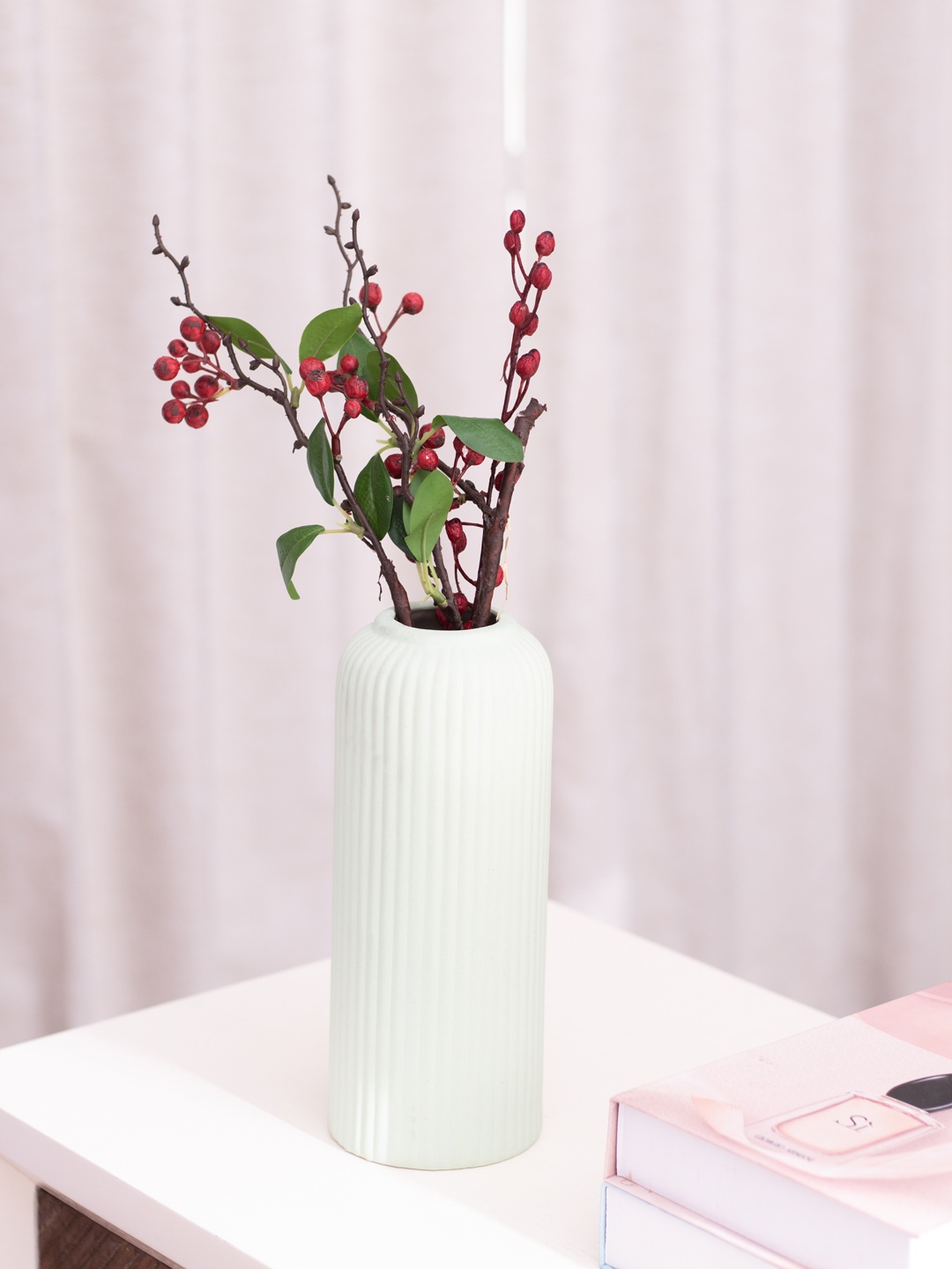 

The Decor Mantra White Textured Flower Vases