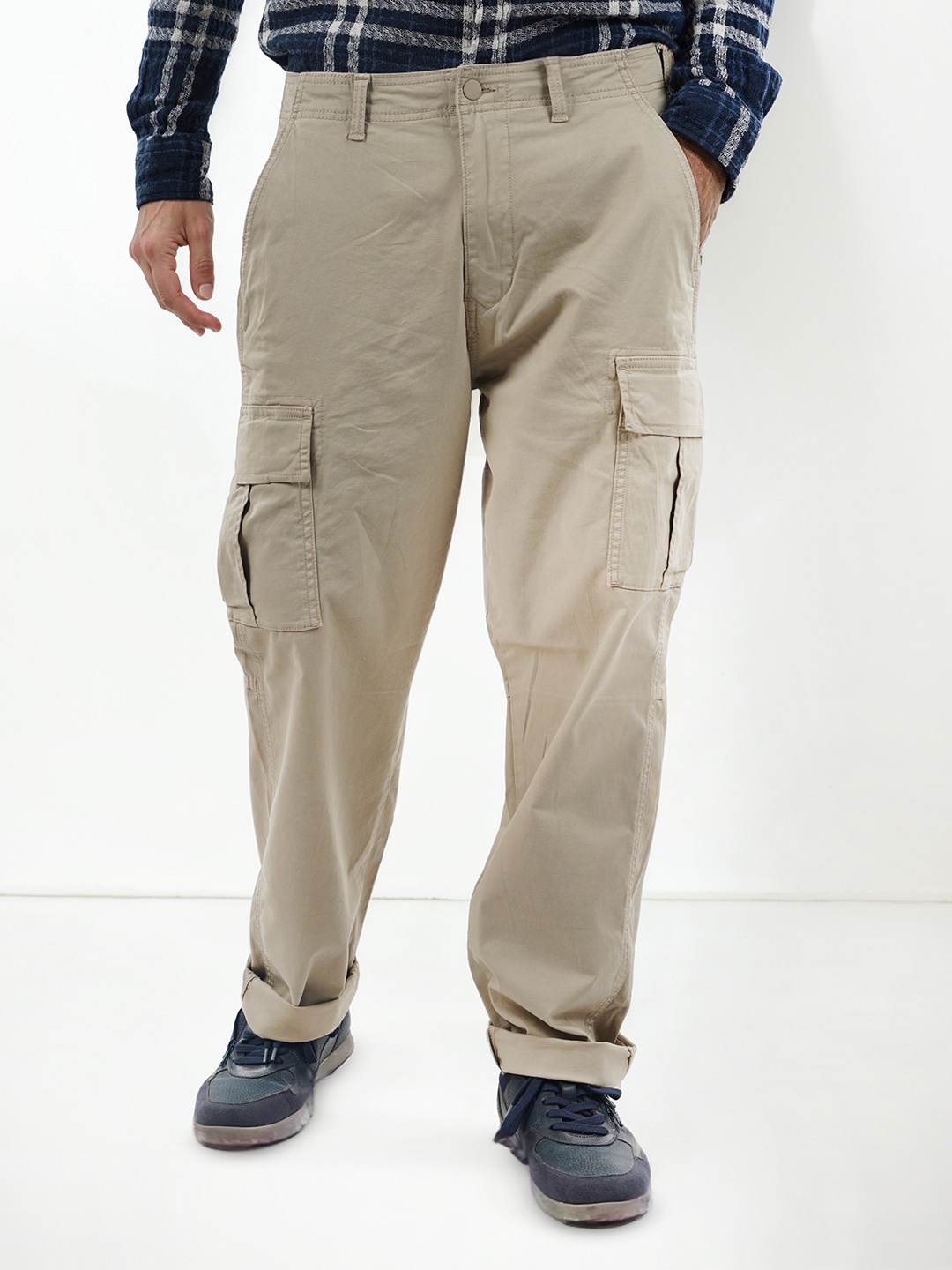 

Celio Men Straight Fit Mid-Rise Cotton Cargos Trousers, Beige