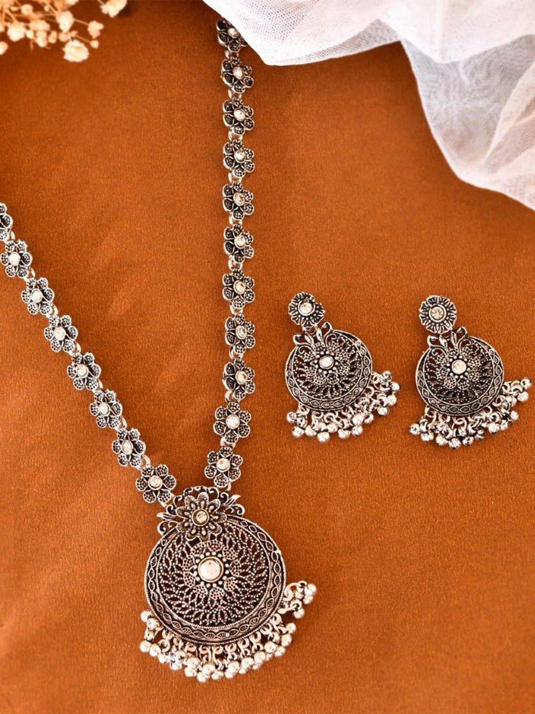 

VOJ Silver-Plated Stones Studded Jewellery Set