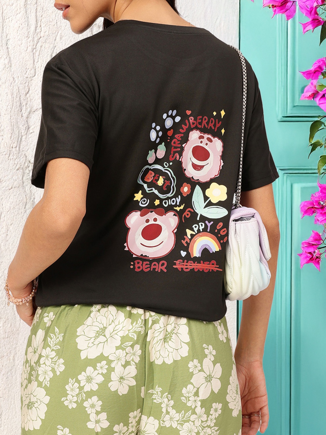 

DressBerry Graphic Printed Back Round Neck T-shirt, Black