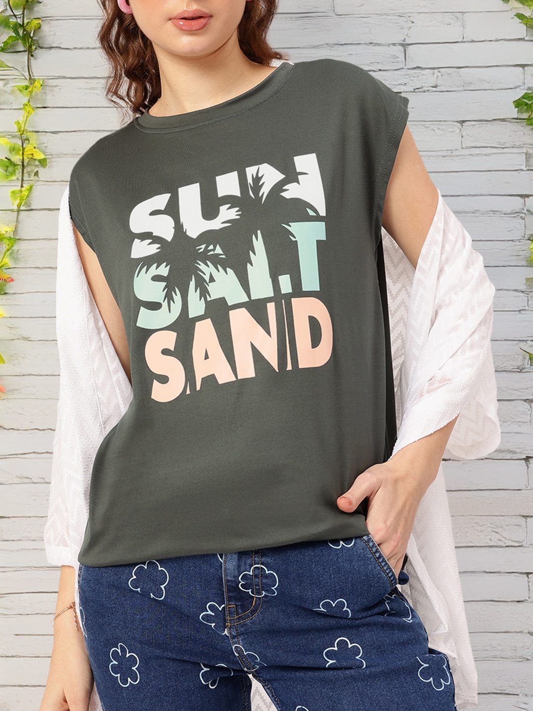 

DressBerry Beachy Vibes Printed Extended Sleeves Tee, Grey