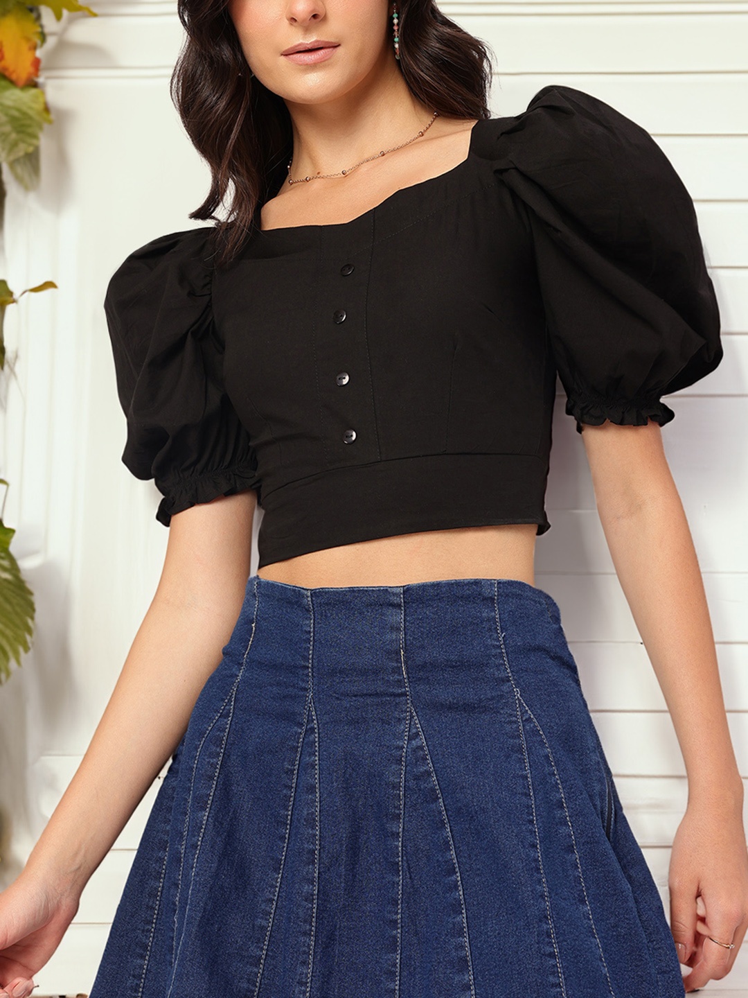 

DressBerry Bubbly Basics Sweetheart Neck Puff Sleeves Crop Top, Black
