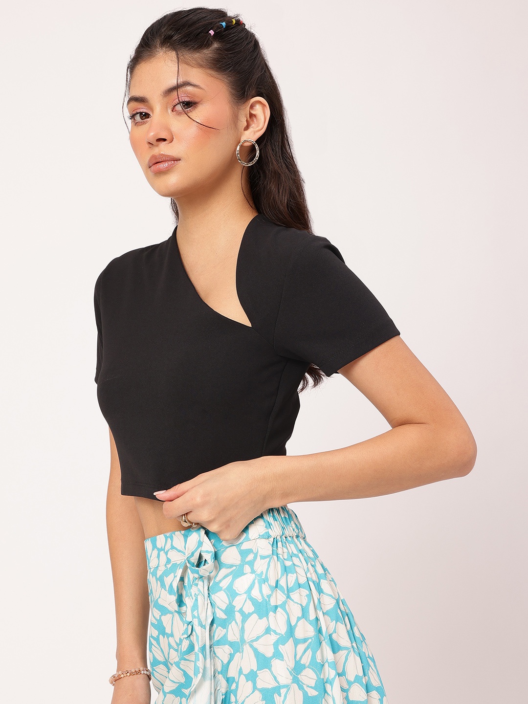 

DressBerry Diva Down Asymmetric Neck Crop Top, Black