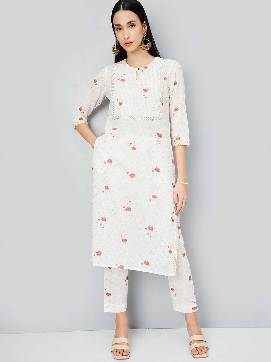 

max Floral Printed Straight Kurta with Trousers, Off white