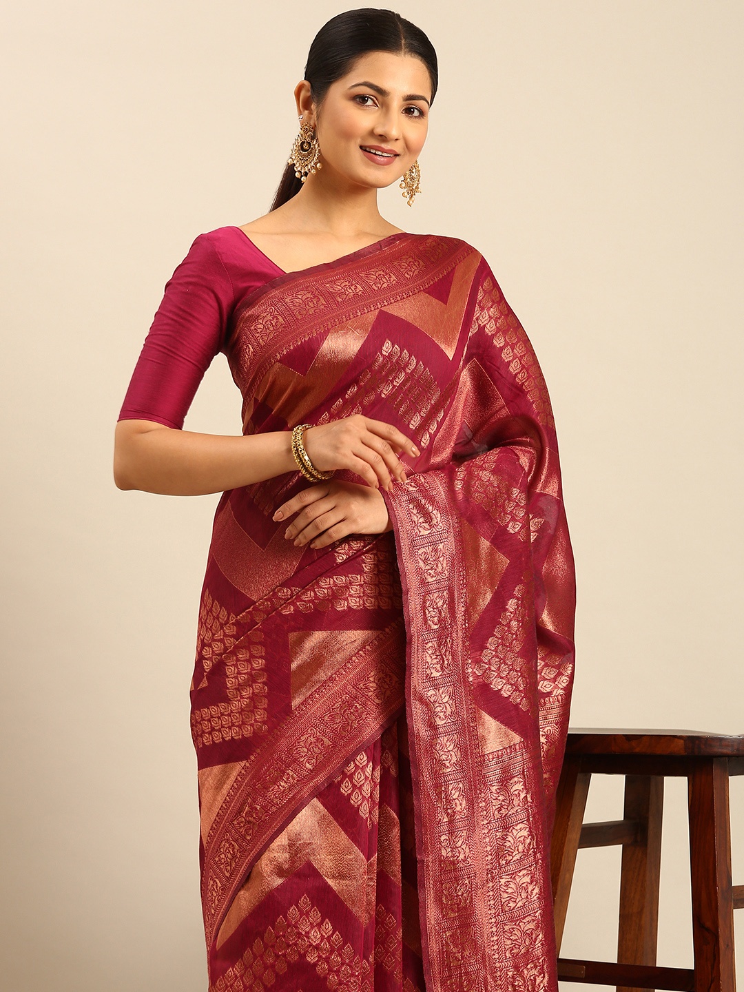 

SANGAM PRINTS Geometric Woven Design Saree, Fuchsia