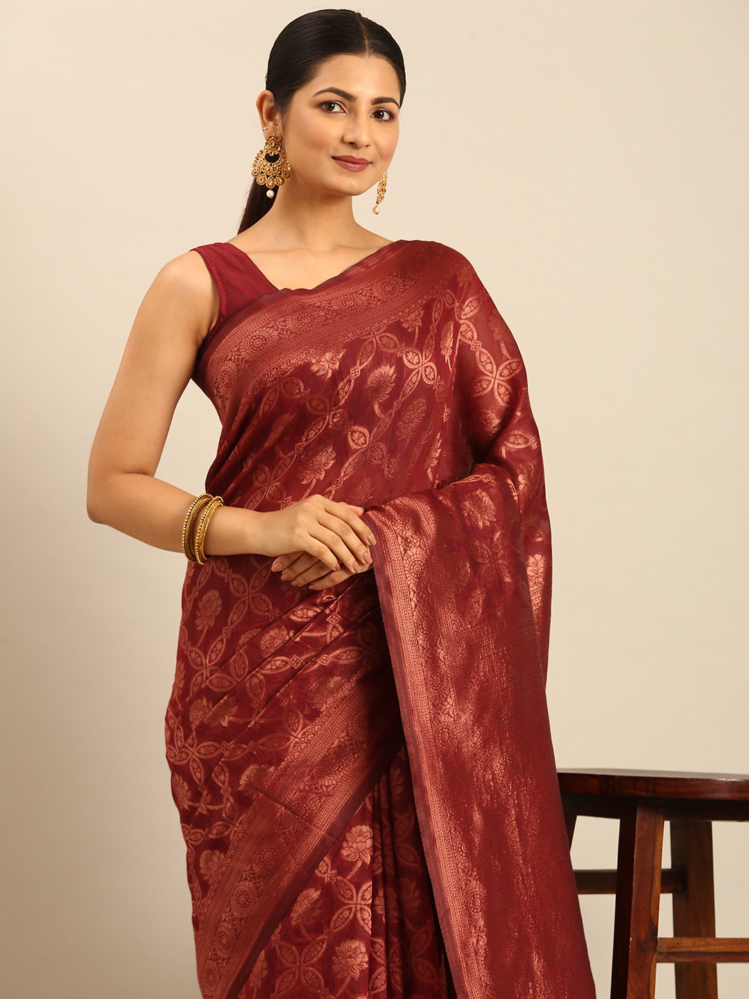 

SANGAM PRINTS Floral Woven Design Saree, Maroon