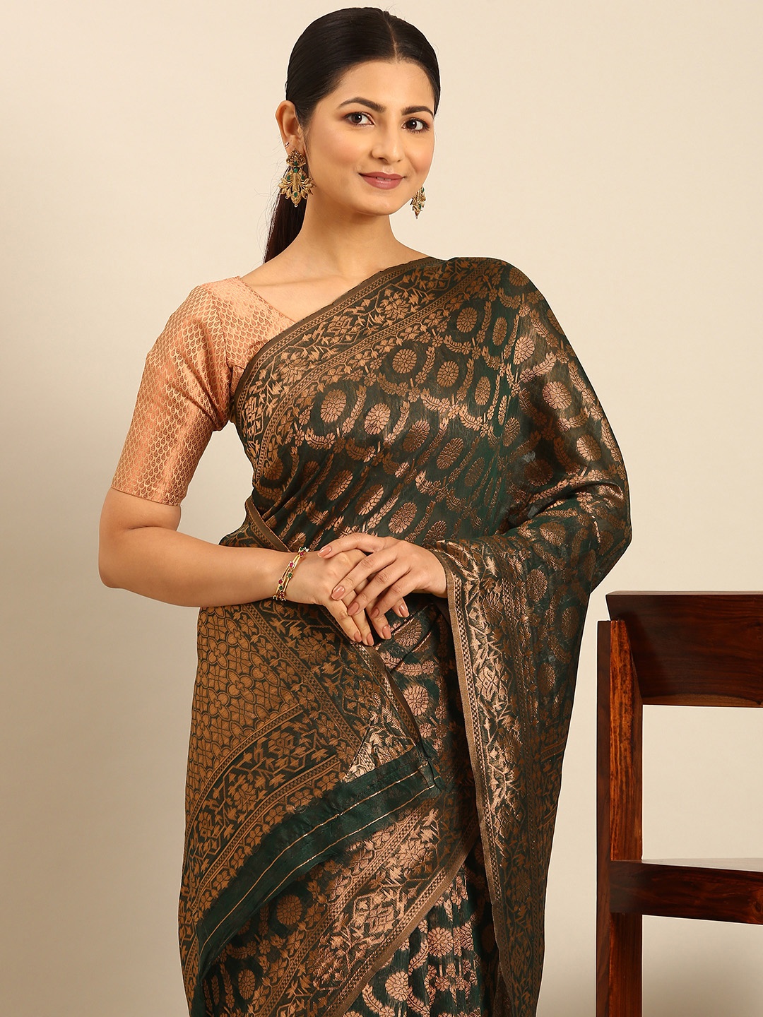 

SANGAM PRINTS Floral Woven Design Saree, Green