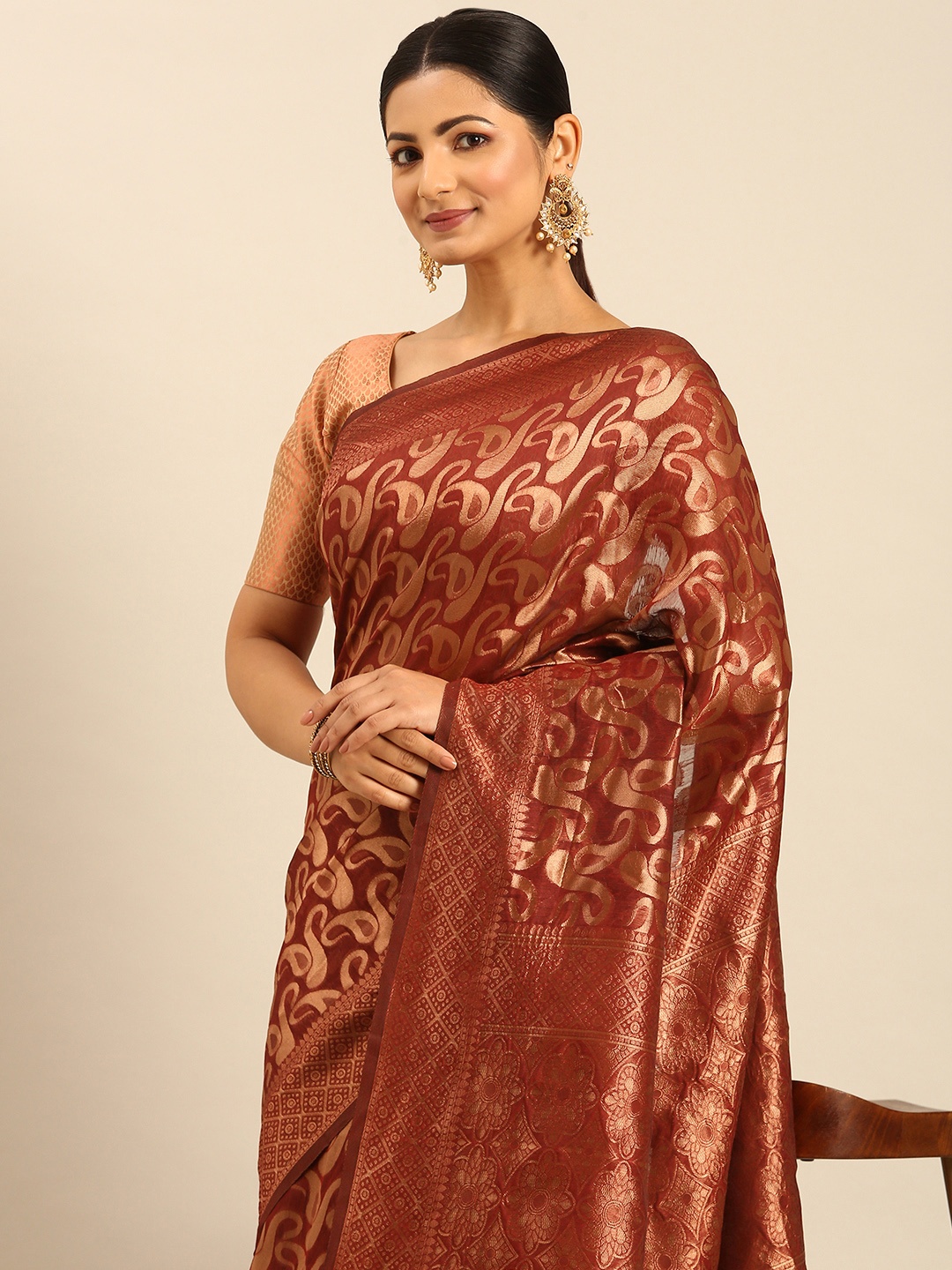 

SANGAM PRINTS Paisley Woven Design Saree, Maroon