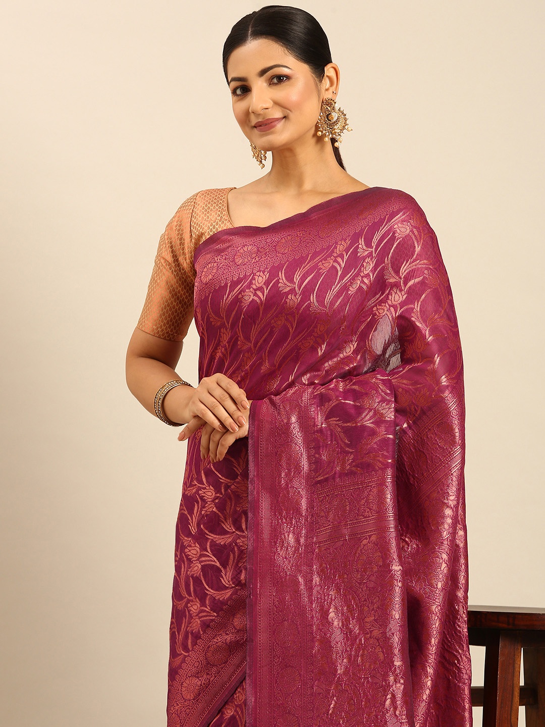 

SANGAM PRINTS Floral Woven Design Saree, Magenta