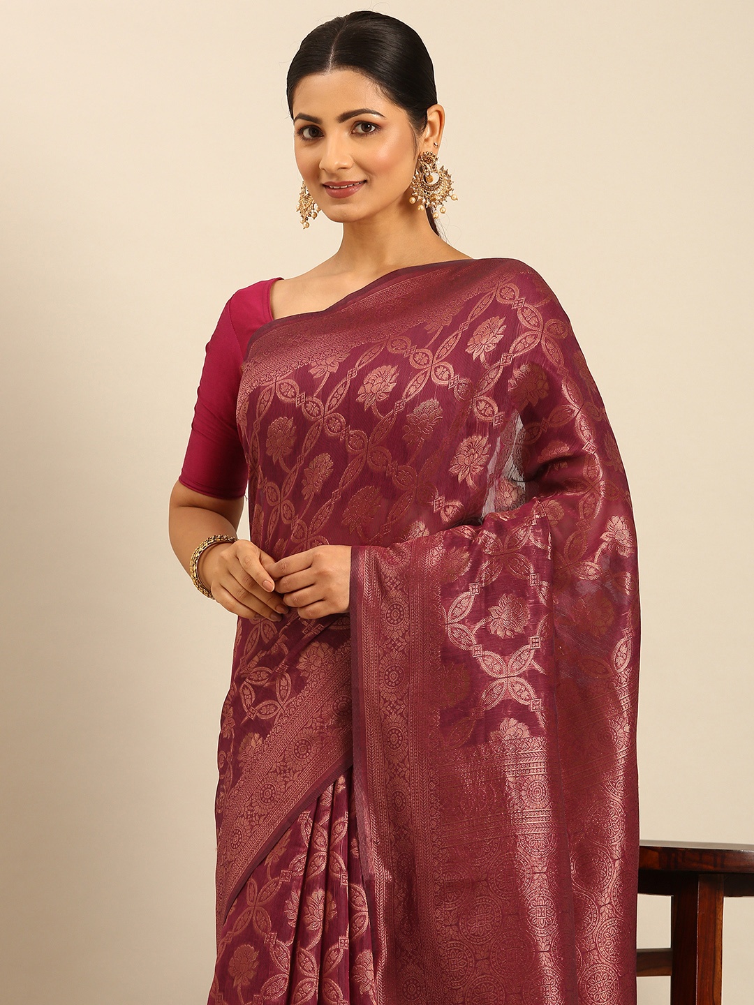 

SANGAM PRINTS Floral Woven Design Saree, Magenta
