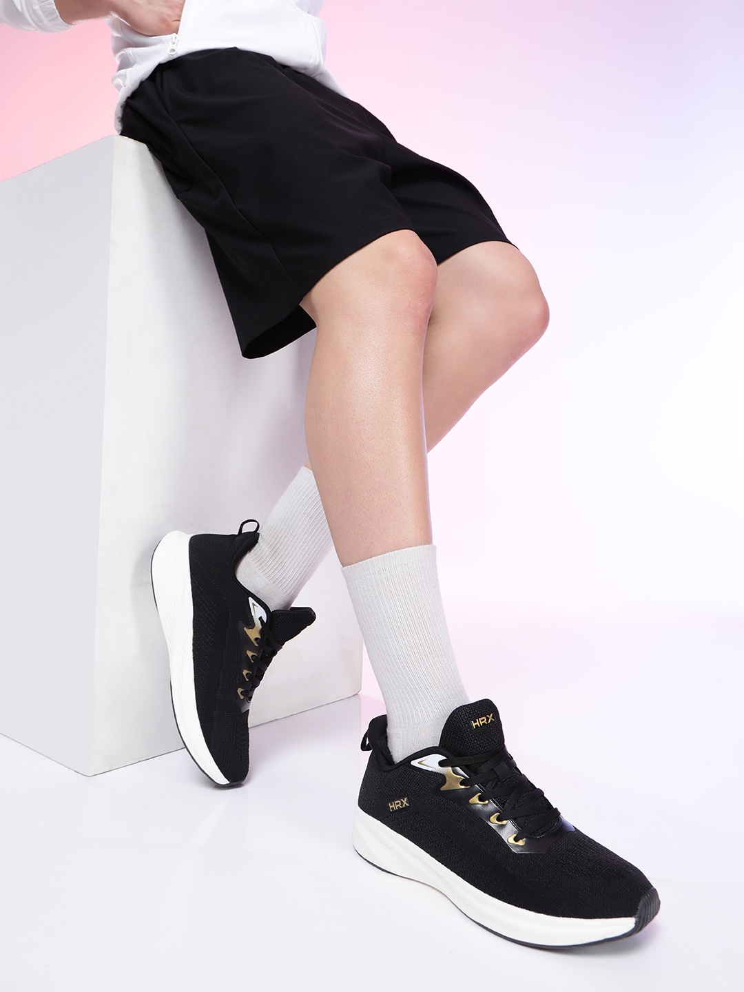 

HRX by Hrithik Roshan Men Woven Design Running Shoes, Black