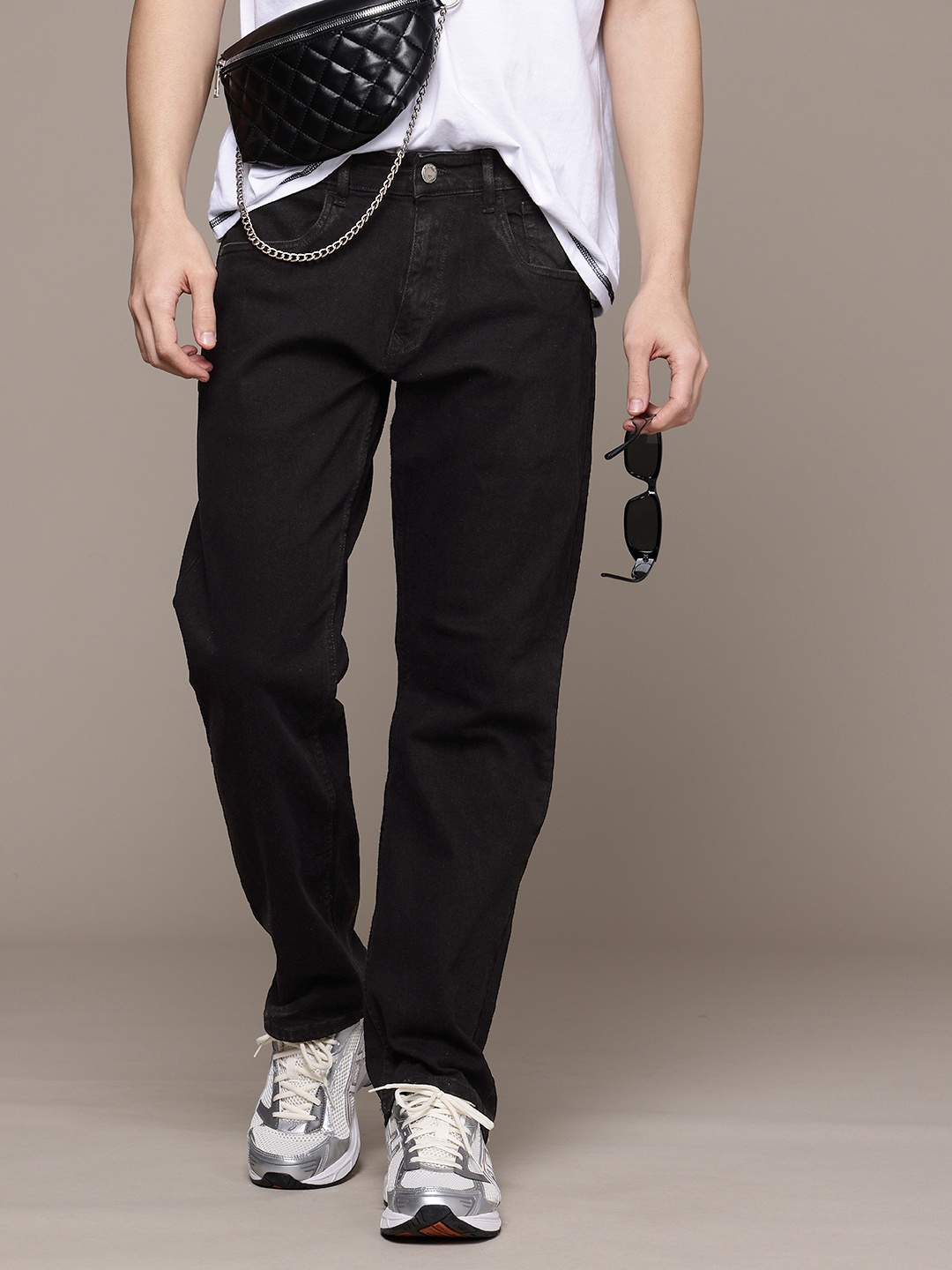 

WROGN Men Anti Fit Stretchable Jeans, Black