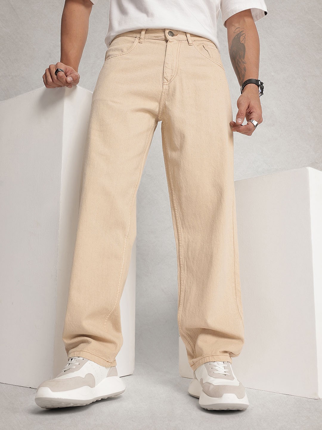 

WROGN Men Pure Cotton Loose Fit Jeans, Beige