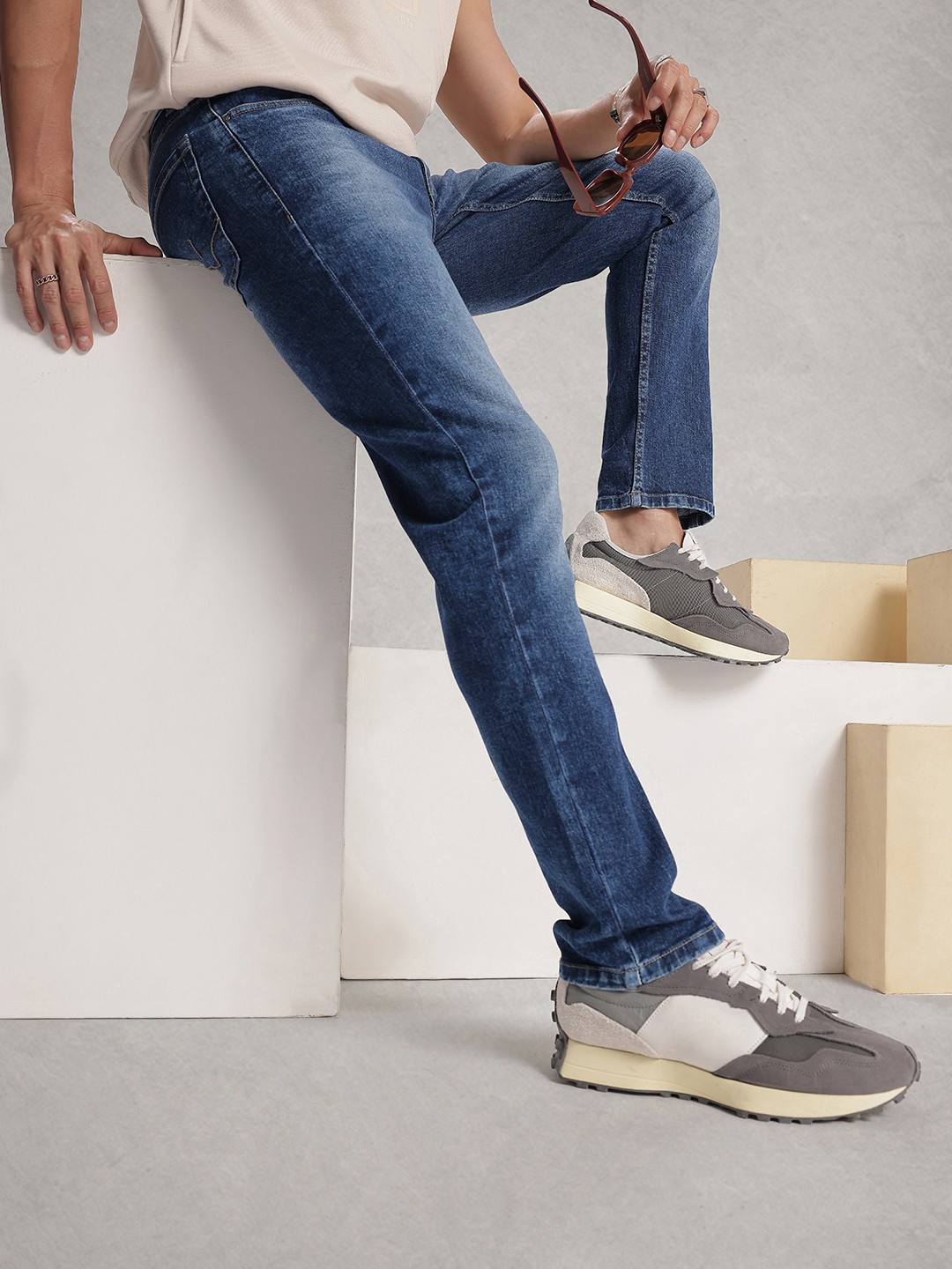 

WROGN Men Slim Fit Heavy Fade Jeans, Blue