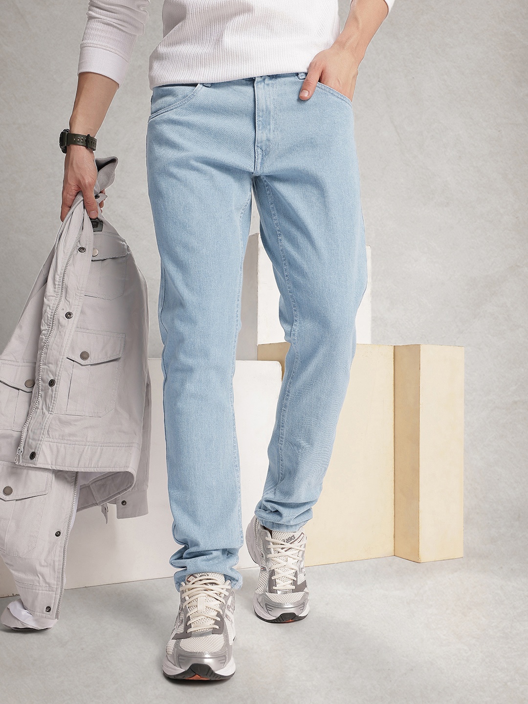 

WROGN Men Slim Fit Light Fade Stretchable Jeans, Blue