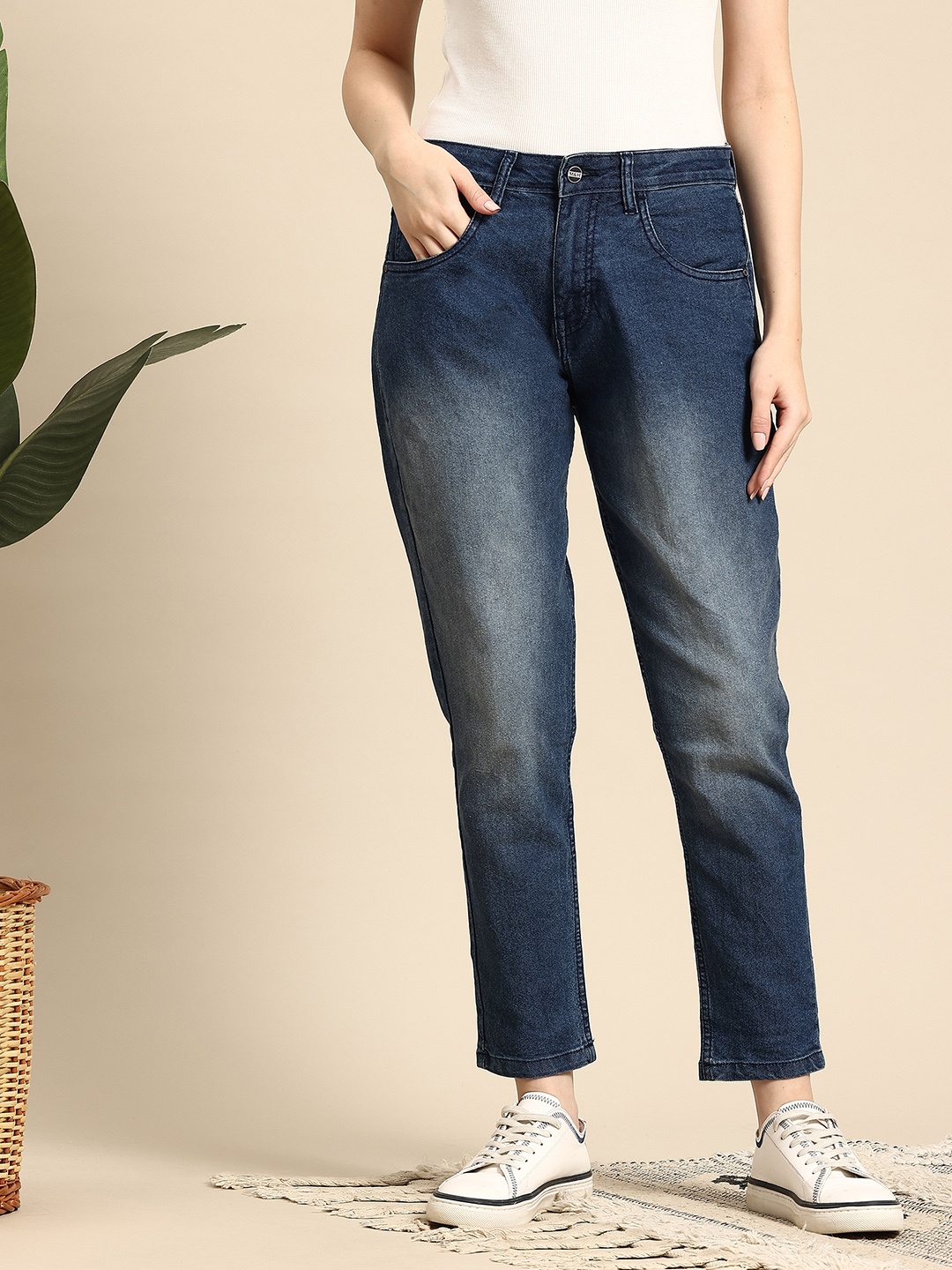 Mast & Harbour Women Light Fade Stretchable Jeans, Blue