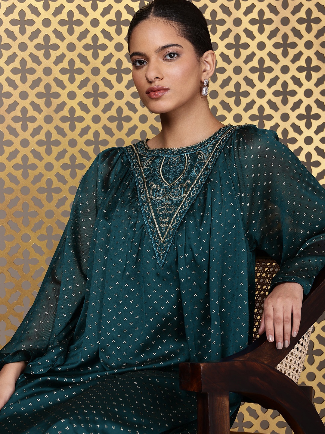House of Pataudi Floral Printed Thread Work Detailed Jashn Kurta, Green
