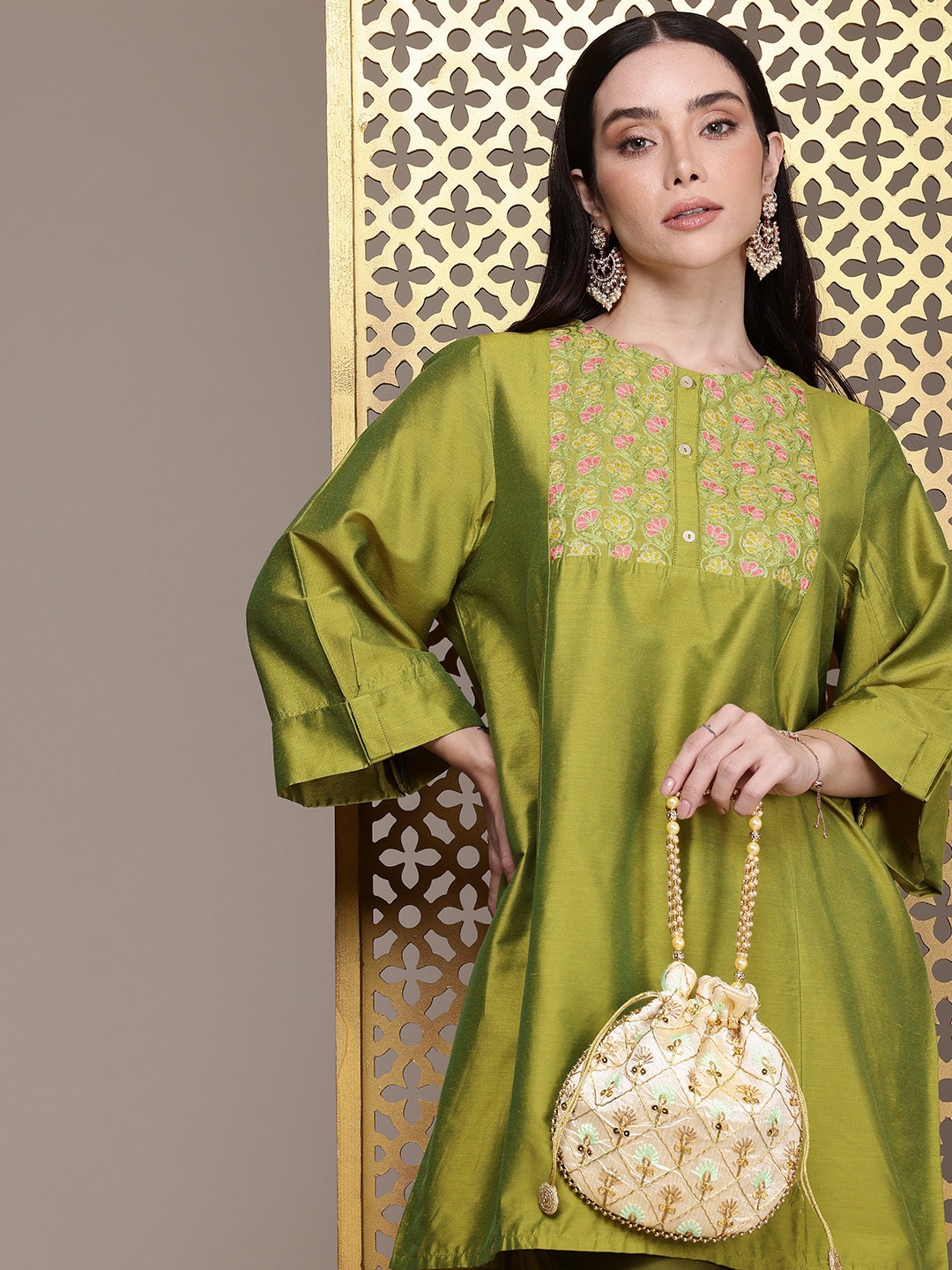 

House of Pataudi Ethnic Motifs Embroidered Regular Jashn Kurti With Trousers, Green