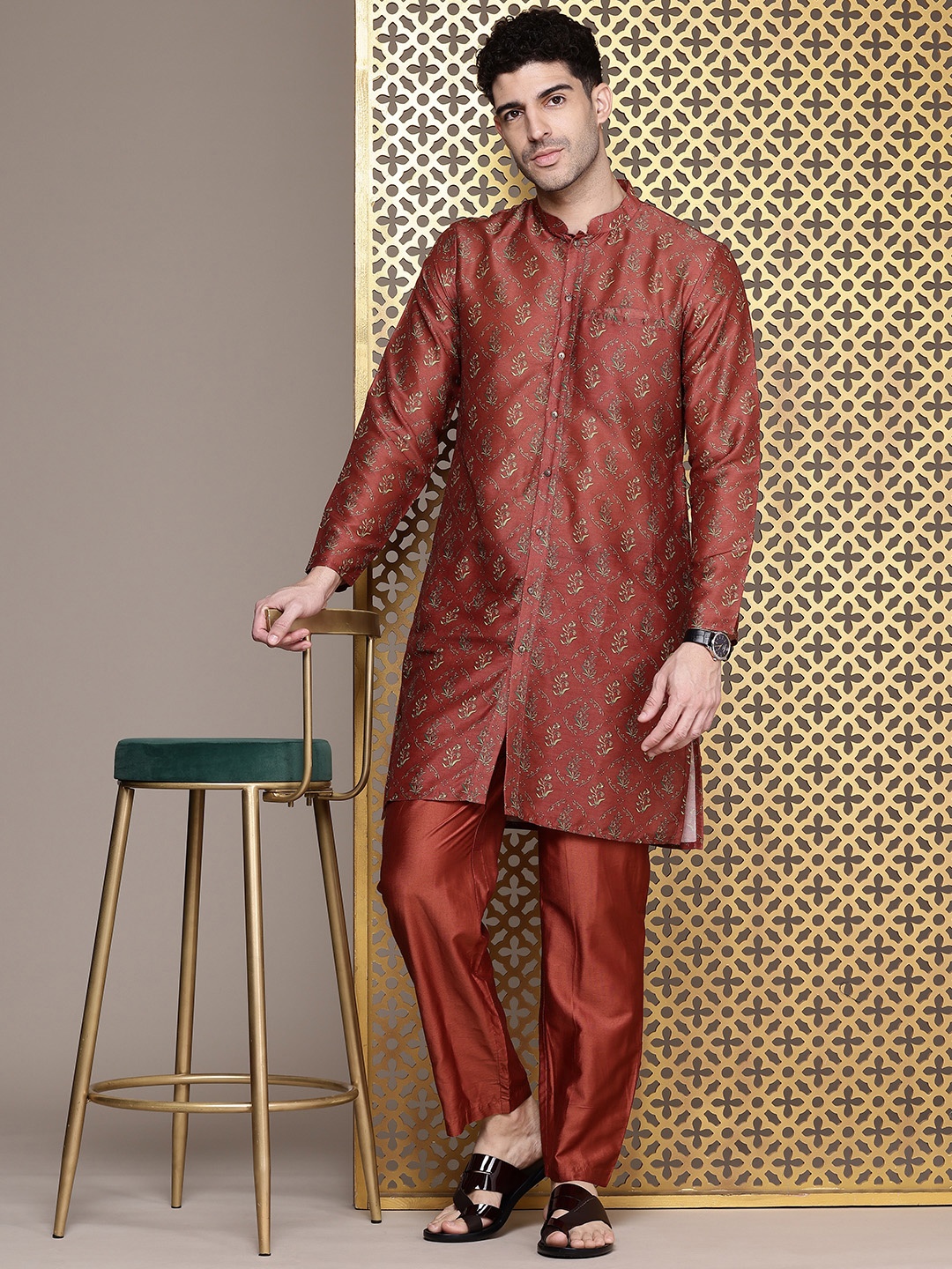 

House of Pataudi Floral Printed Mandarin Collar Regular Jashn Kurta with Trousers, Brown