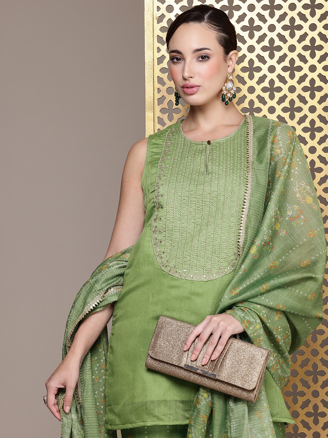 

House of Pataudi Jashn Floral Printed Yoke Design Regular Kurti with Trousers & Dupatta, Green