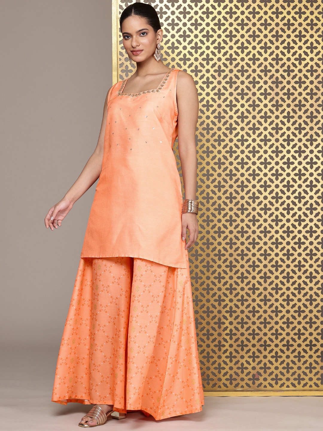 

House of Pataudi Floral Printed Regular Sequinned Jashn Kurta with Palazzos & Dupatta, Orange