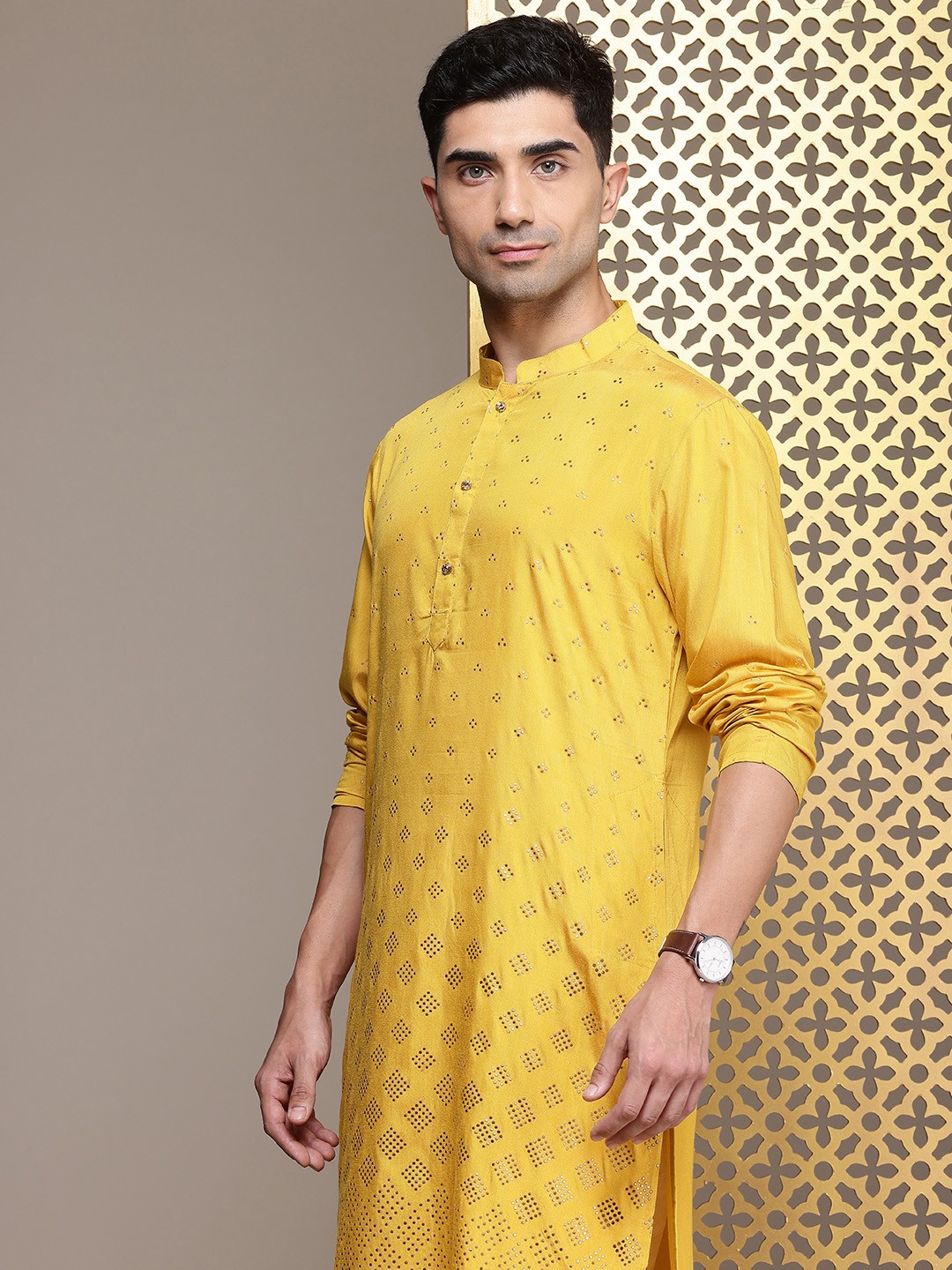 

House of Pataudi Jashn Geometric Embellished Kurta, Yellow