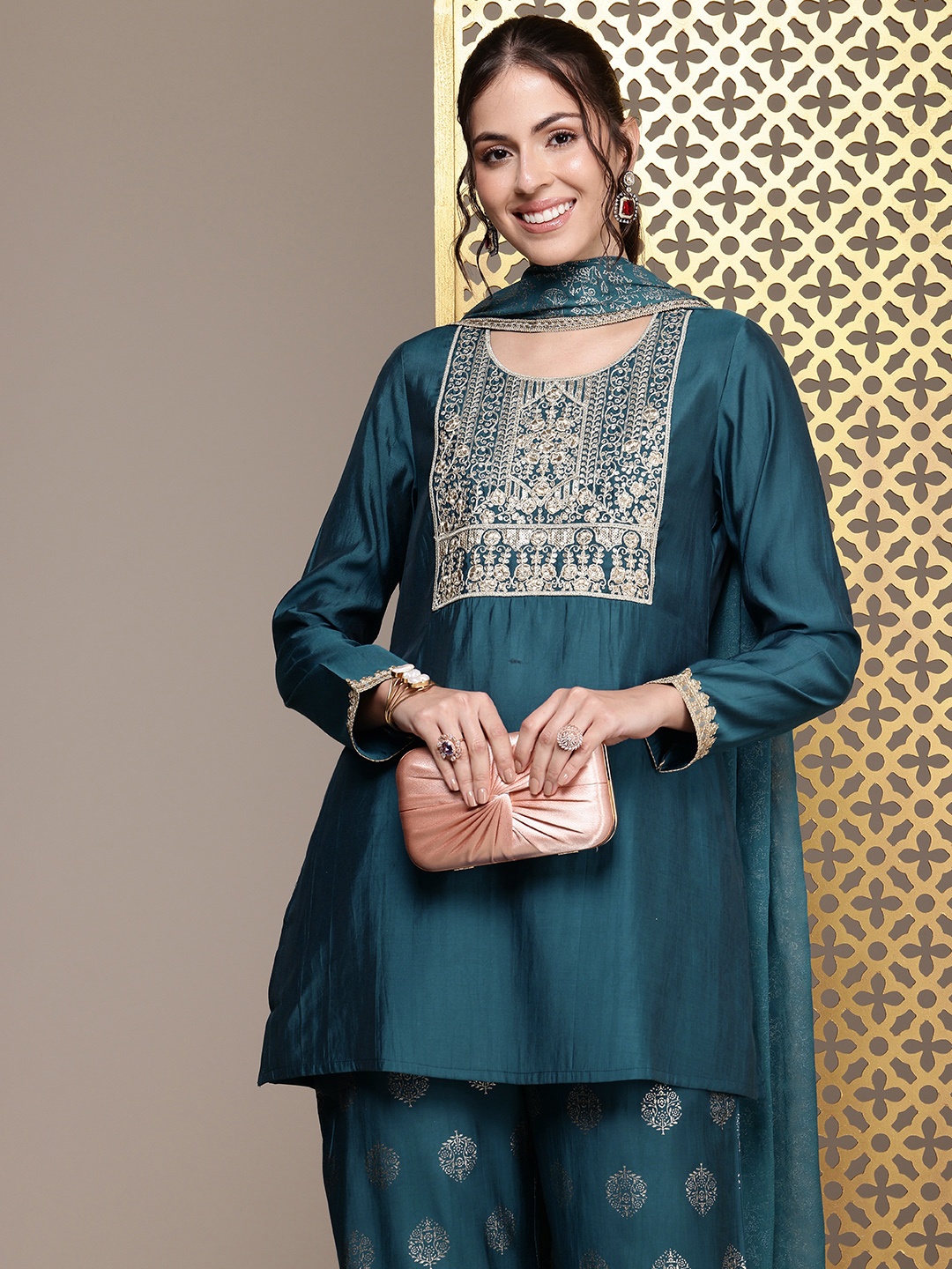 

House of Pataudi Ethnic Motifs Embroidered Sequinned Jashn Kurti With Palazzos & Dupatta, Teal