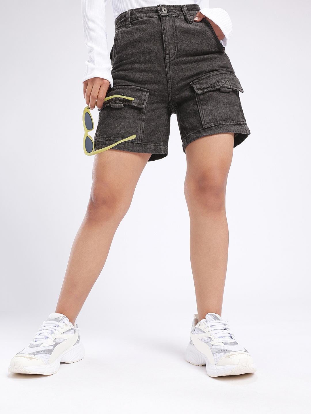

DressBerry Women Urban Vibe High-Rise Denim Cargo Shorts, Black