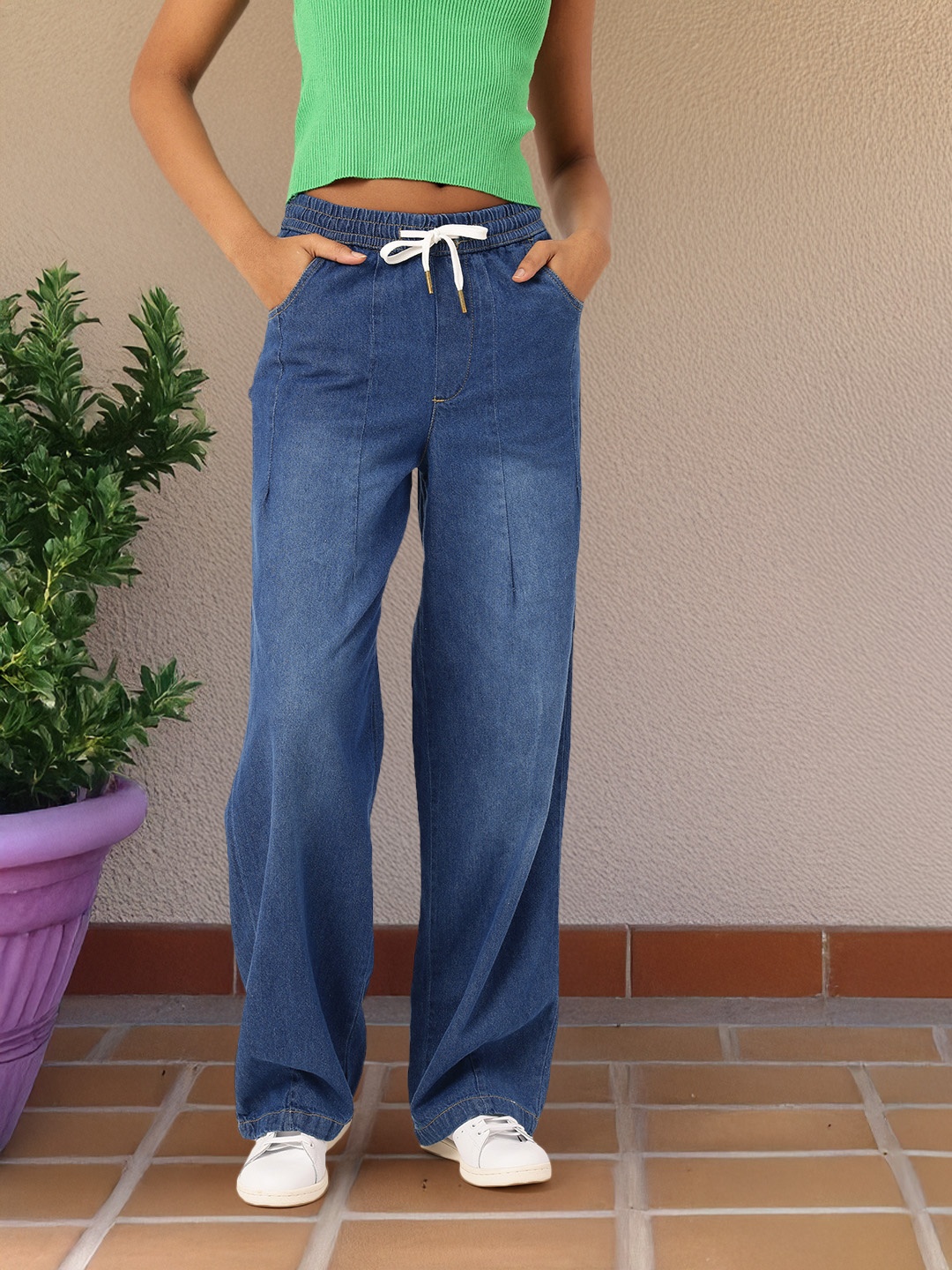 

DressBerry Women Street Cool Baggy Fit Light Fade Jeans, Blue