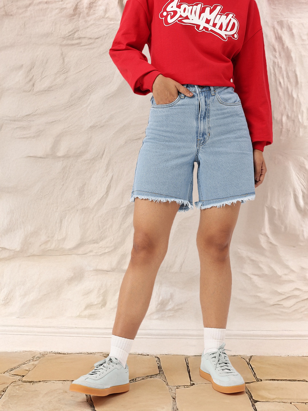 

DressBerry Women Street Cool Frayed Denim Shorts, Blue