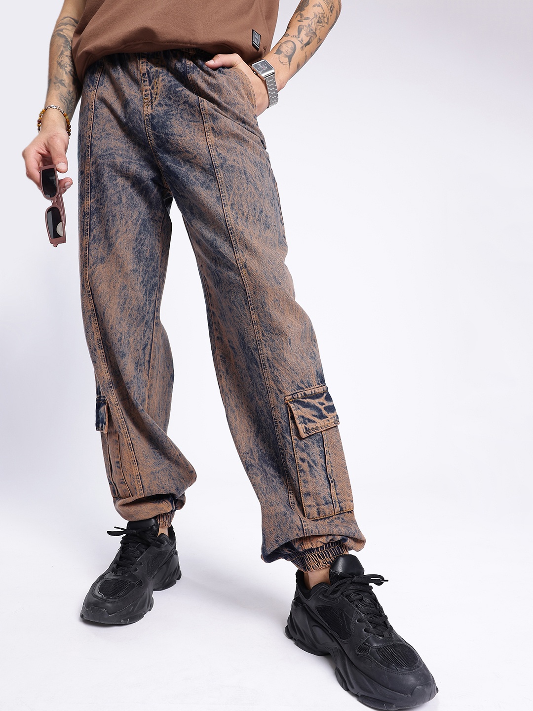 

Kook N Keech Men Timelessly Worn Faded Joggers, Brown