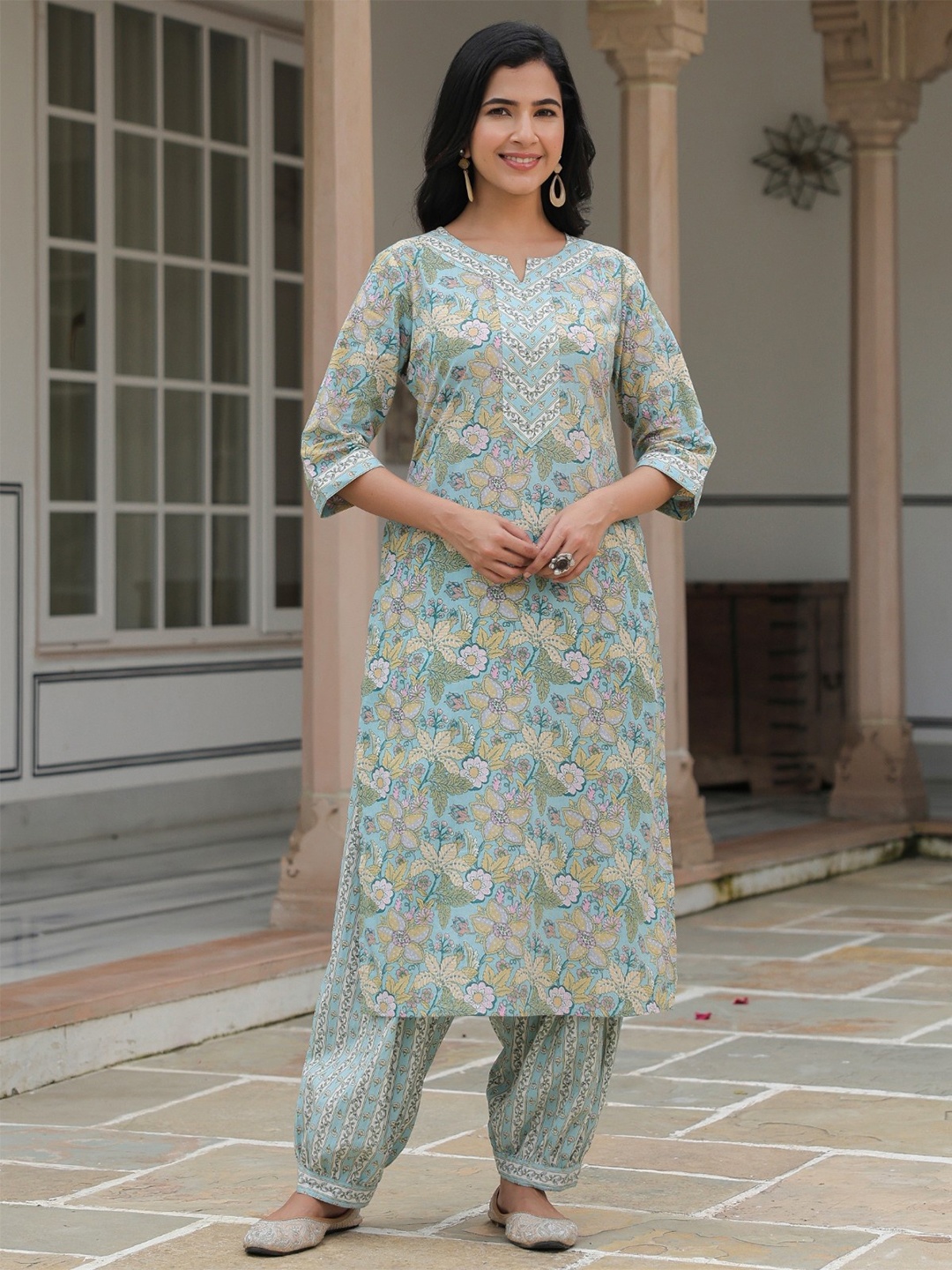 

Aramya Floral Printed Sequinned Pure Cotton Straight Kurta With Salwar, Blue