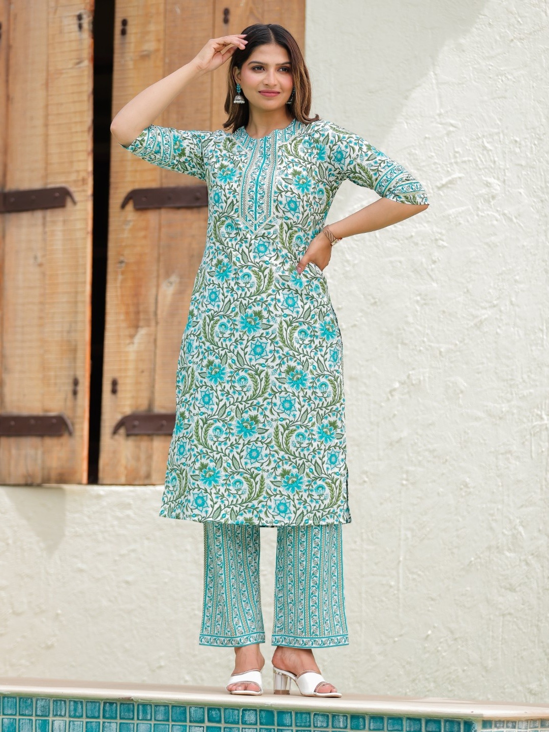 

Aramya Floral Printed Gotta Patti Pure Cotton Straight Kurta With Trousers, Turquoise blue