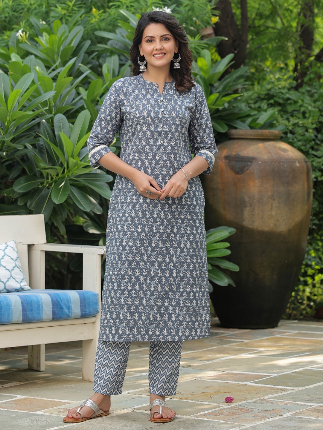 

Aramya Ethnic Motifs Printed Regular Beads and Stones Pure Cotton Kurta with Trouser, Blue