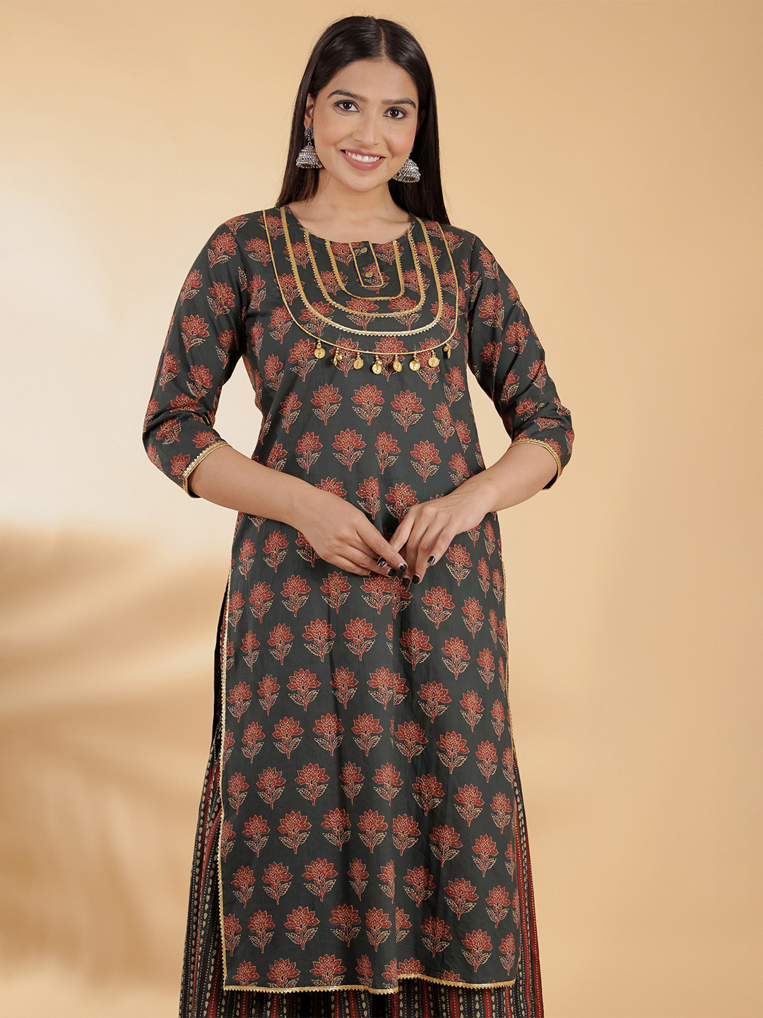 

Aramya Ethnic Motifs Printed Round Neck Gotta Patti Pure Cotton Straight Kurta, Green
