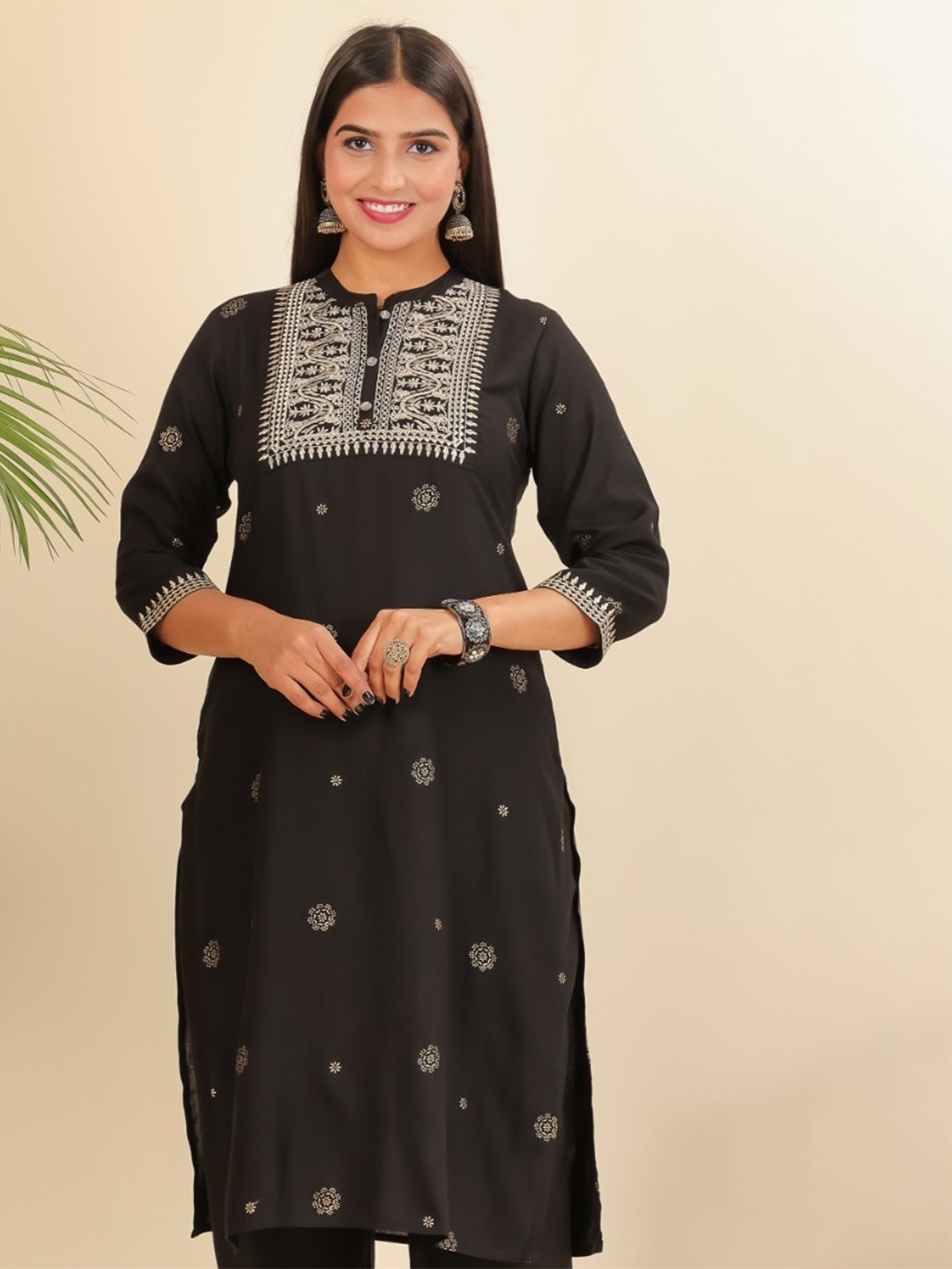 

Aramya Ethnic Motifs Printed Mandarin Collar Thread Work Straight Kurta, Black