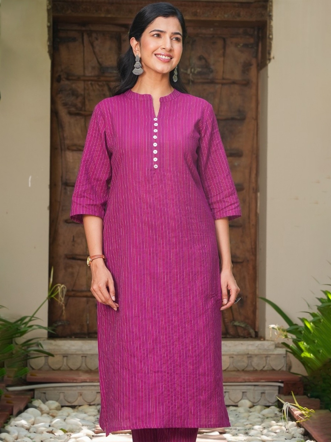 

Aramya Striped Mandarin Collar Pure Cotton Straight Kurta, Pink