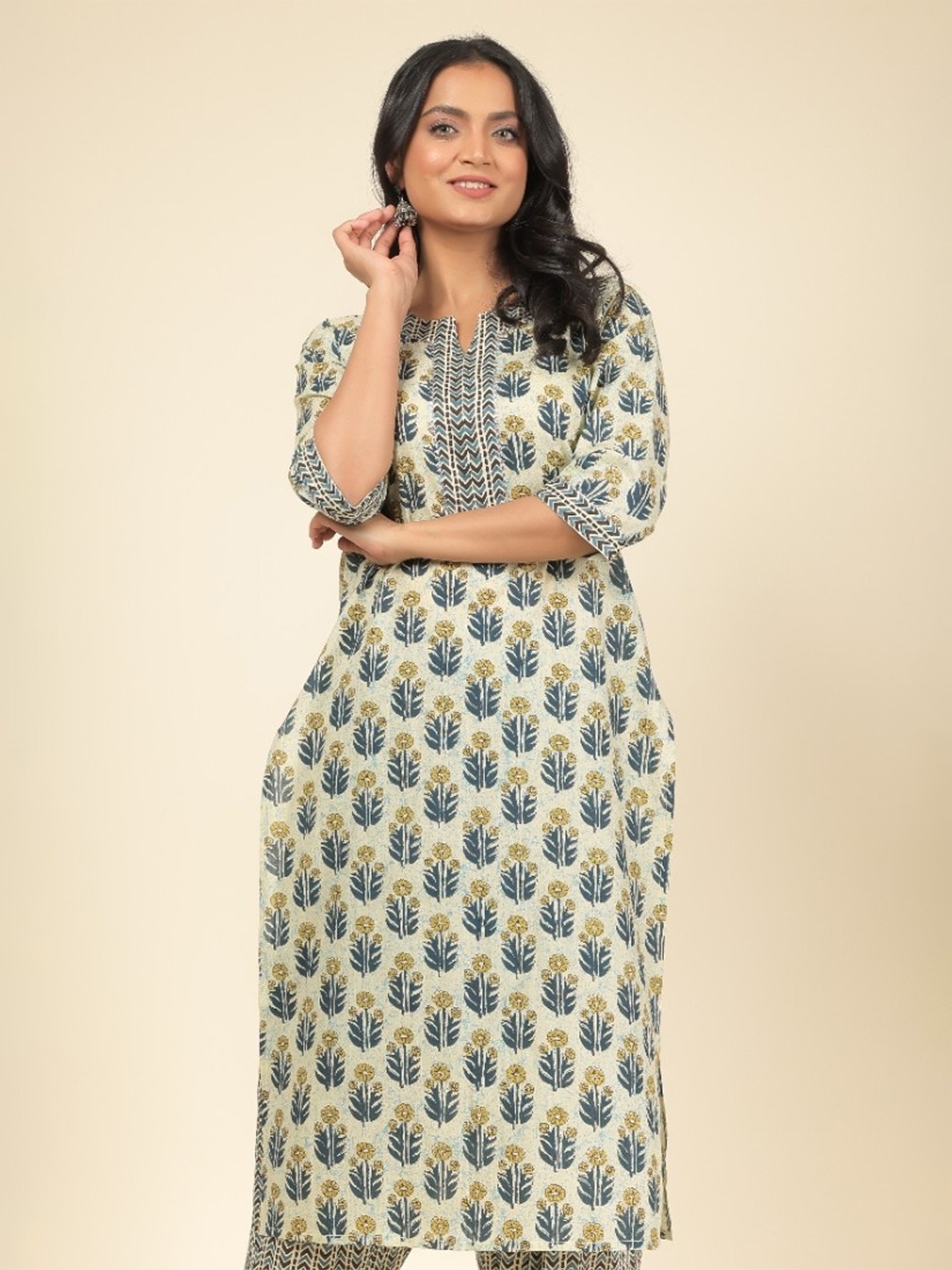 

Aramya Floral Printed Notch Neck Pure Cotton Straight Kurta, Cream