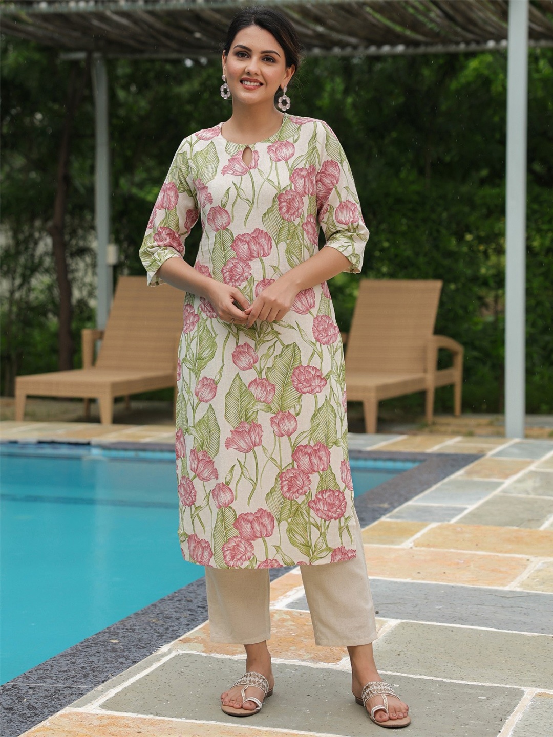 

Aramya Floral Printed Keyhole Neck Linen Cotton Straight Kurta, Cream