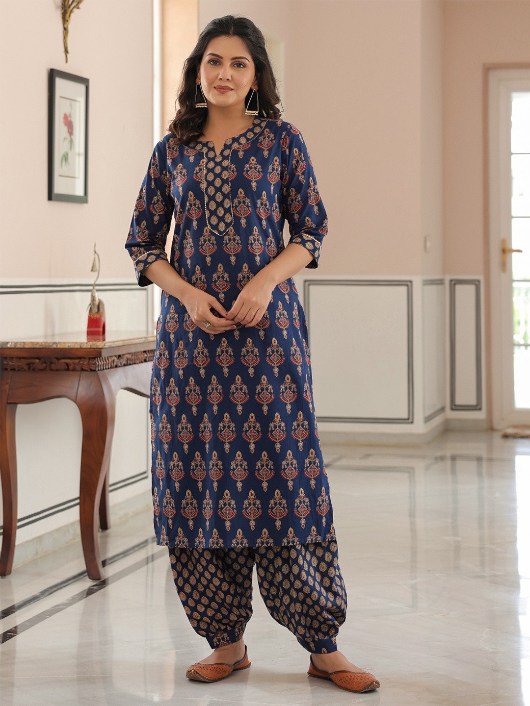 

Aramya Ethnic Motifs Printed Cotton Straight Kurta, Blue
