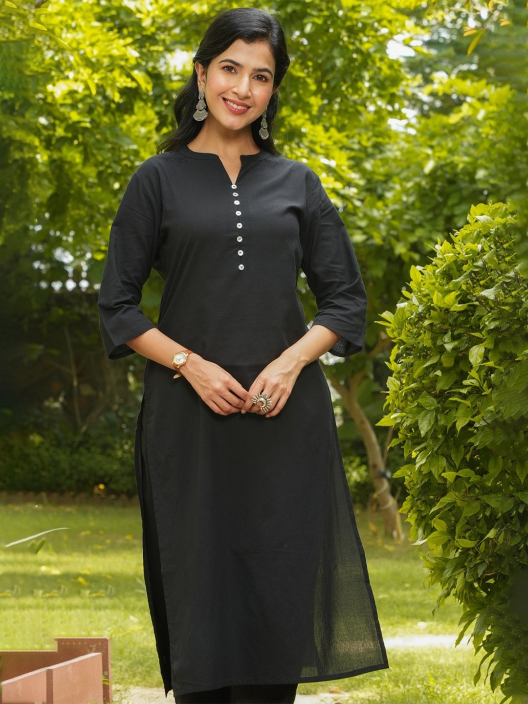 

Aramya Mandarin Collar Straight Kurta, Black