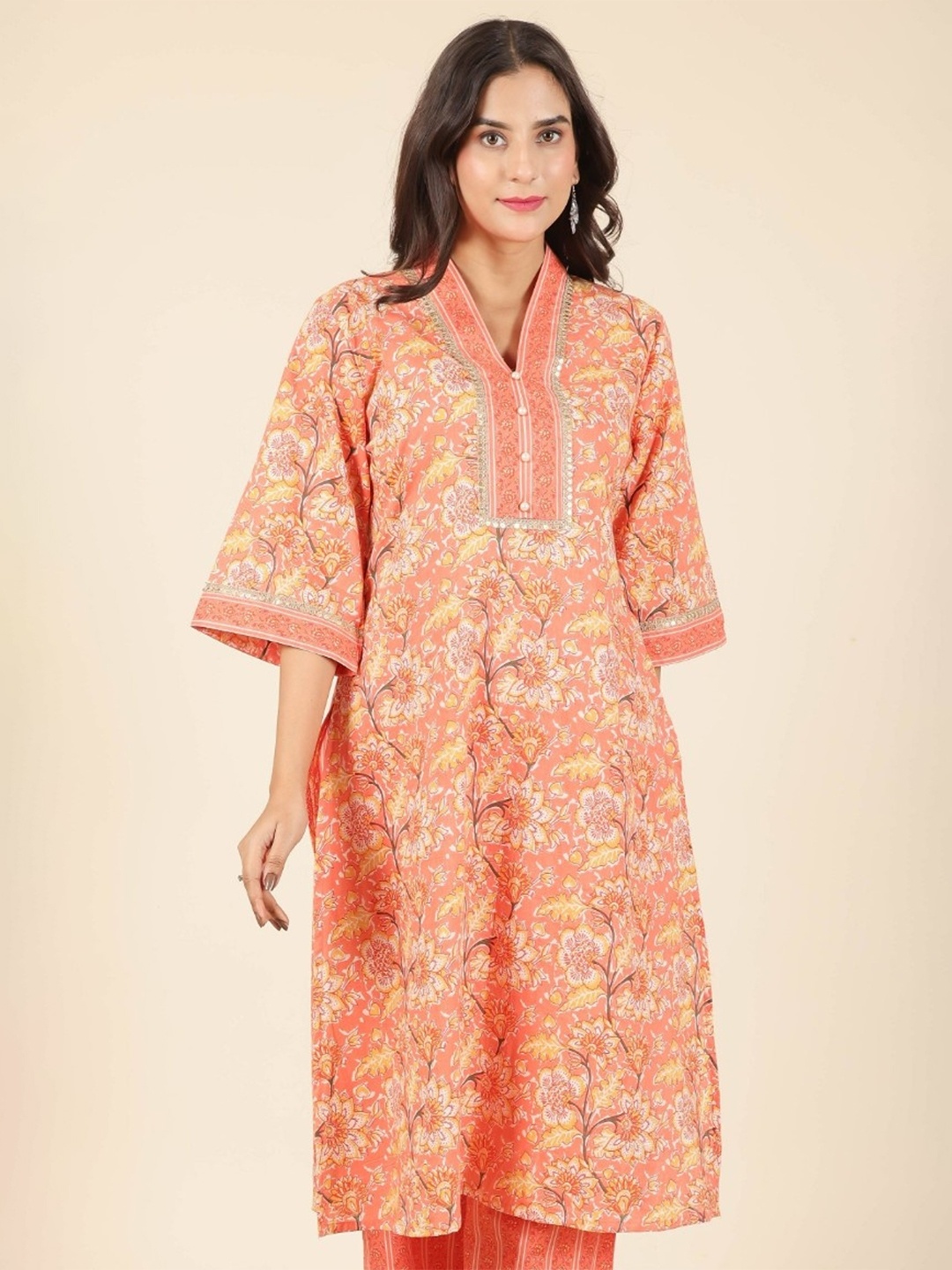 

Aramya Floral Printed V Neck Flared Sleeves Straight Kurta, Orange