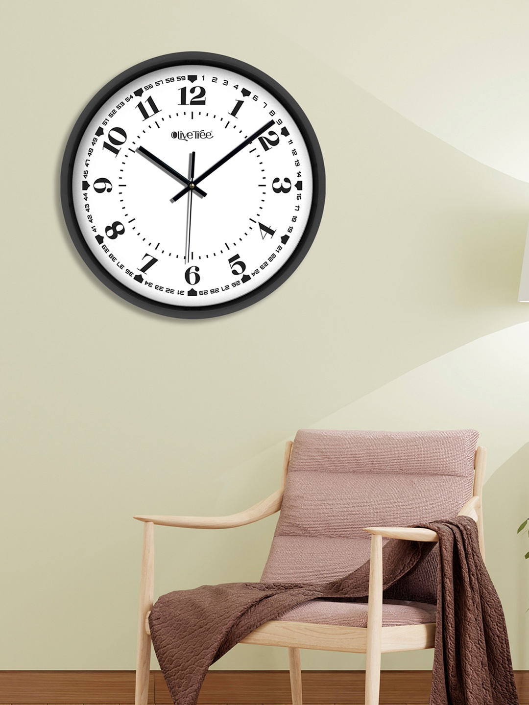 

OLIVE TREE Black & White Analogue Contemporary Wall Clock